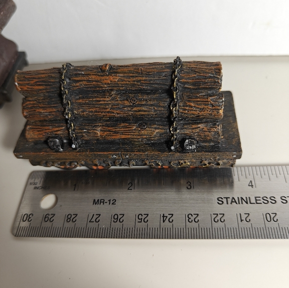 1998 2 Piece Resin Santa with Toys in Sleigh and Pile of Wood Logs Train - Picture 12 of 14